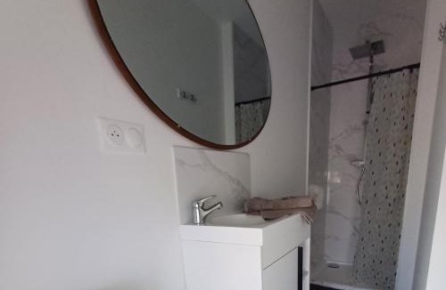 Brouckerque Apartment | Trois Studios-Cosy centre village