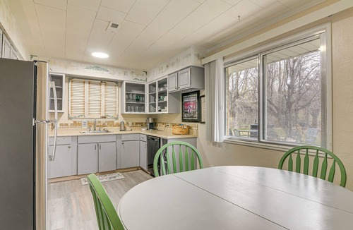 Tropic Cottage | Tropic Getaway Near Bryce Canyon National Park!