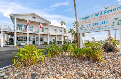 Port Aransas Hotel | Tropic Island Resort