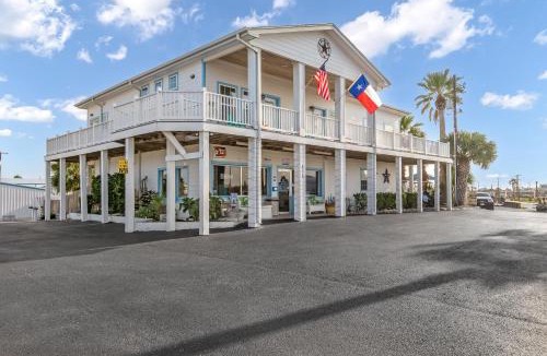 Port Aransas Hotel | Tropic Island Resort
