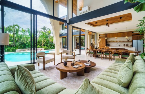 Umalas Villa | Tropical 6BR Luxury Villa with Beach Club Pool Design Amazing View