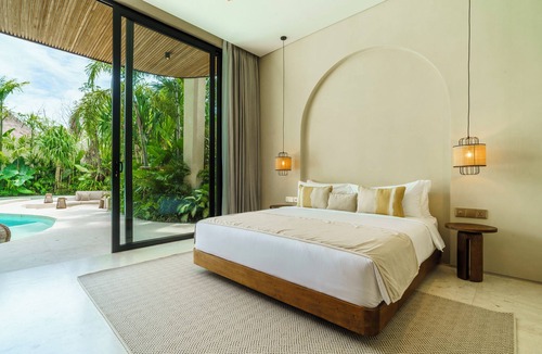Umalas Villa | Tropical 6BR Luxury Villa with Beach Club Pool Design Amazing View