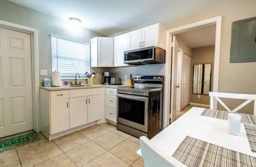 East Central Boulevard Apartment | Tropical Breezes - Walk to the Beach