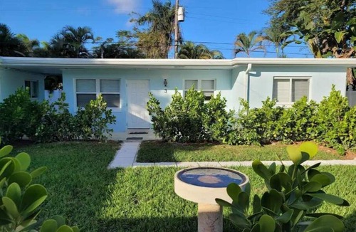 East Central Boulevard Apartment | Tropical Breezes - Walk to the Beach