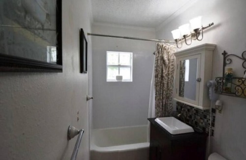 West Palm Beach House | Tropical Bungalow with Pool