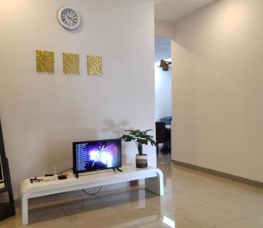 Medan House | Tropical Cozy House in the heart of Medan