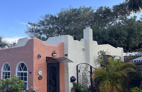 Southside House | Tropical Designer House in the Heart of Antique Row WPBn5 min to the beach