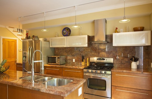 Key West Historic District House | ~TROPICAL DREAM~Sun deck, pool, and parking adorn this home in Old Town.