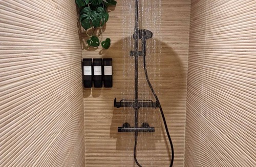 Thiers Apartment | Tropical escape Suite Jungle Room