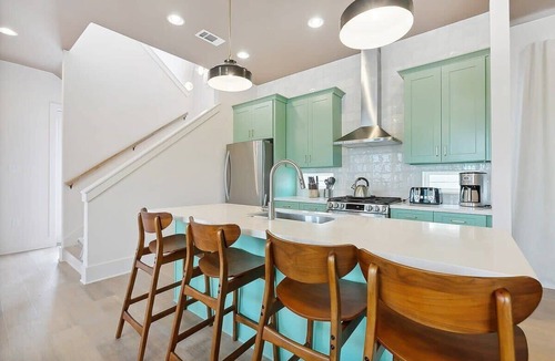 Bayou St. John House | Tropical Escape w/Heated Pool+PKG near JazzFest,FQ