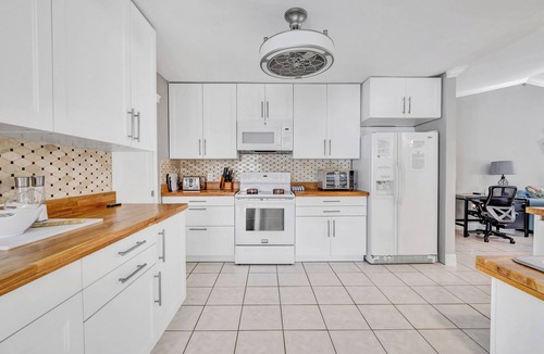 Port Charlotte House | TROPICAL FAMILY OASIS ON CANAL-PET FRIENDLY