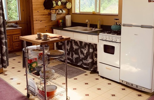 Kealakekua House | Tropical Fruit Farm Retreat