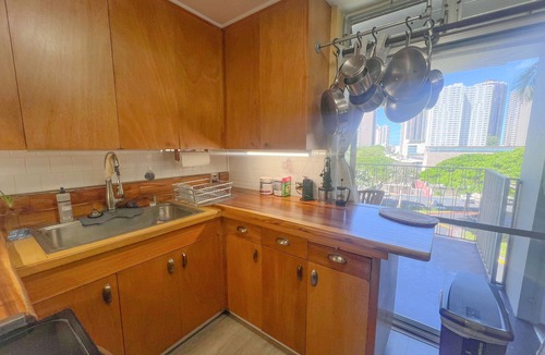 Downtown Honolulu Condo | Tropical Garden Tranquility HNL