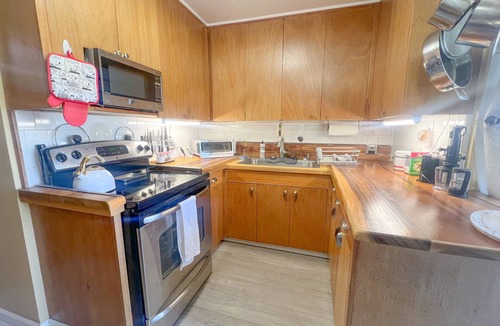 Downtown Honolulu Condo | Tropical Garden Tranquility HNL