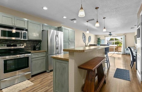 Whitney Beach Condo | Tropical Haven *B