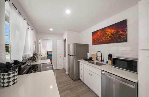 Hilo House | Tropical Haven, Near Botanical Delights