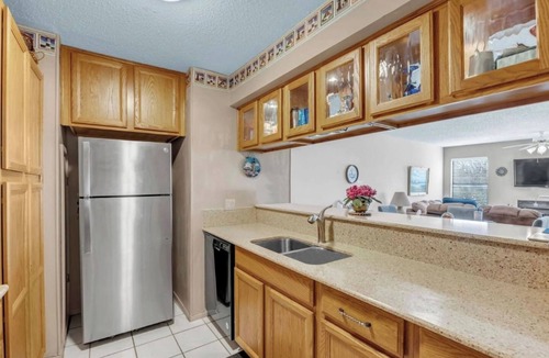 Granite Shoals Apartment | Tropical Hideaway Condo