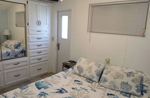 Cutthroat Harbor Estates Resort | Tropical Island Getaway