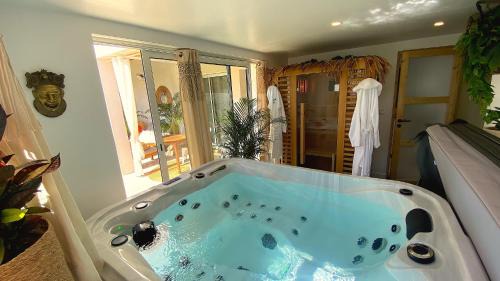Maraussan House | Tropical Lodge SPA Narbonne