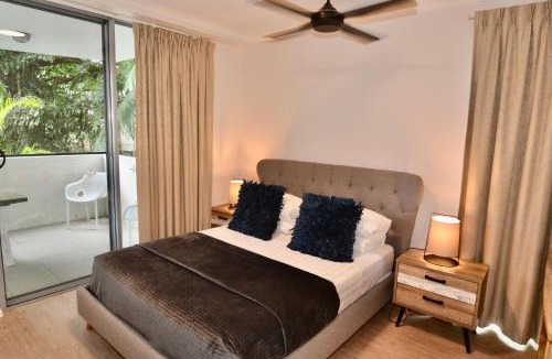 North Ward Apartment | Tropical Luxe Apartment