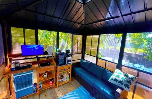 Palmetto Bay House | Tropical Miami Waterfront