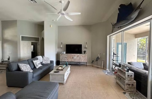 Valencia Lakes House | Tropical Naples Oasis