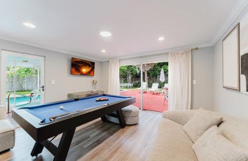 Deerfield Beach Villa | Tropical Oasis 3BR - Pool, Hot Tub & Large Yard
