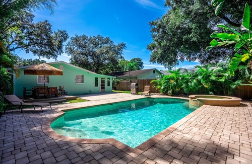 South Seminole Heights House | ☆Tropical Oasis☆ Luxury Pool & Ace Location