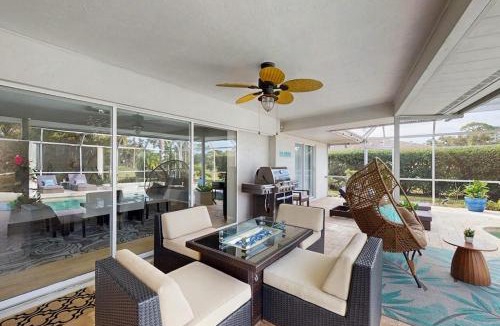 Trailer Estates House | Tropical Oasis