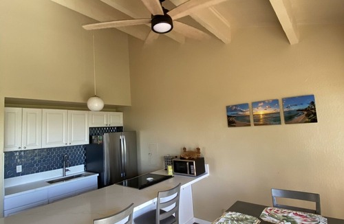 Makaha Valley Condo | Tropical Ocean View Retreat