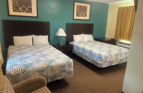 Fort Myers Hotel | Tropical Palm Motel