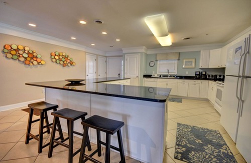 Crescent Beach Villa | Tropical Paradise! New Summer Discounts!