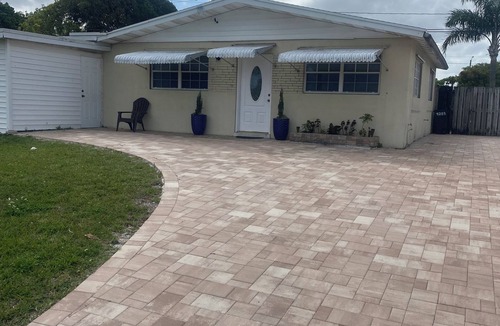 Hunt Club House | Tropical Paradise nHeated pool by request