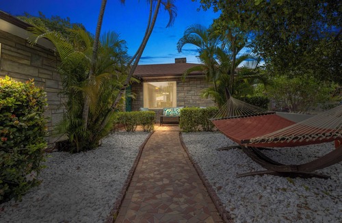 Parrot Cove House | Tropical Paradise w/Private Pool!
