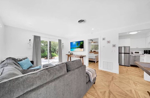 Fort Lauderdale Apartment | Tropical Paradise+ Pool & Patio!