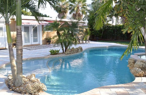 Margate House | Tropical Paradise, Private Heated Pool & Spa, Built-in-BBQ