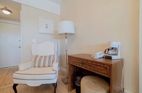 Palm Beach Condo | Tropical Penthouse 5 Suite