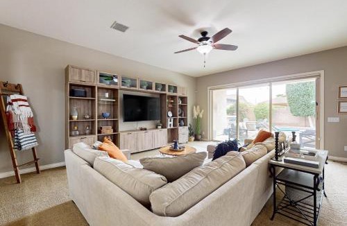 Chandler House | Tropical Poolside Paradise