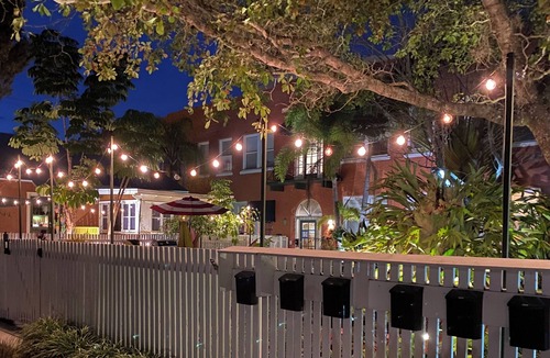 Downtown Apartment | Tropical, private, downtown
