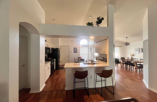 Meadow Pointe House | Tropical Retreat with Wildlife Lakeview- Pool Table, Gas Oven & Fire Pit