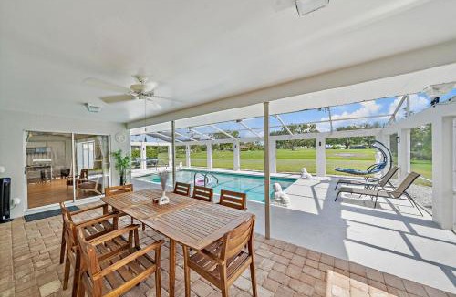 Braden River Villa | Tropical Sarasota-Heated Pool, Massage Chair, Golf