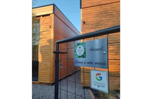 Saint-Julien Apartment | Tropical Studio 2