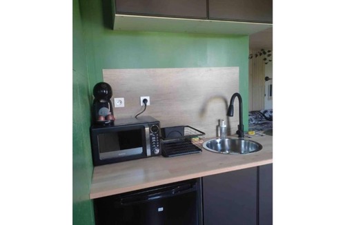 Saint-Julien Apartment | Tropical Studio 2