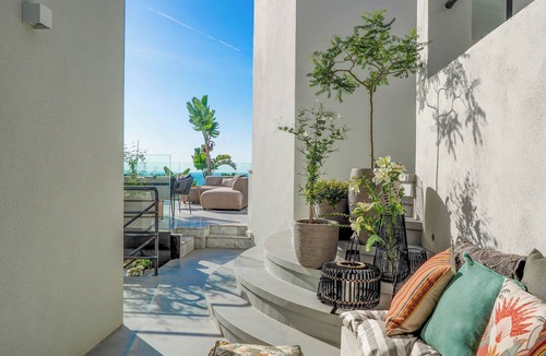 Sitges Apartment | Tropical Suite by Hello Homes Sitges