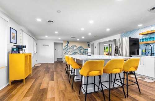 Bradenton House | Tropical Vibe 6BR Sleeps 21 Heated Pool Hot Tub