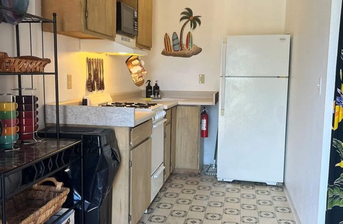 Grants Pass House | Tropical Vibes in the Pines