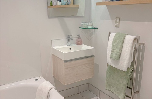 Westport Apartment | Tropicana Bijou - Studio & Spa