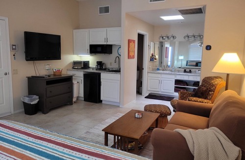 San Ignacio Vista II Estates Apartment | Tropicana Villa B, Studio Unit