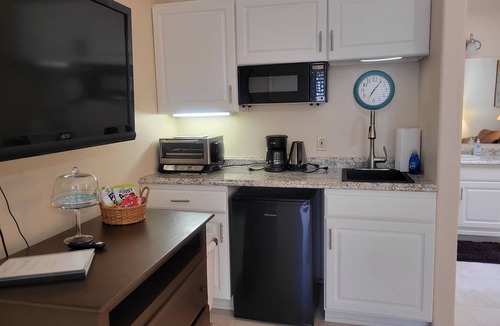 San Ignacio Vista II Estates Apartment | Tropicana Villa B, Studio Unit