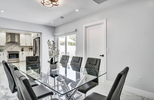 North Andrews Gardens House | TropiCasa - new construction